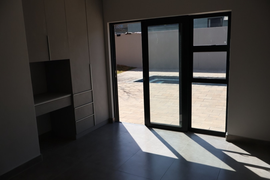 5 Bedroom Property for Sale in Kosmos North West